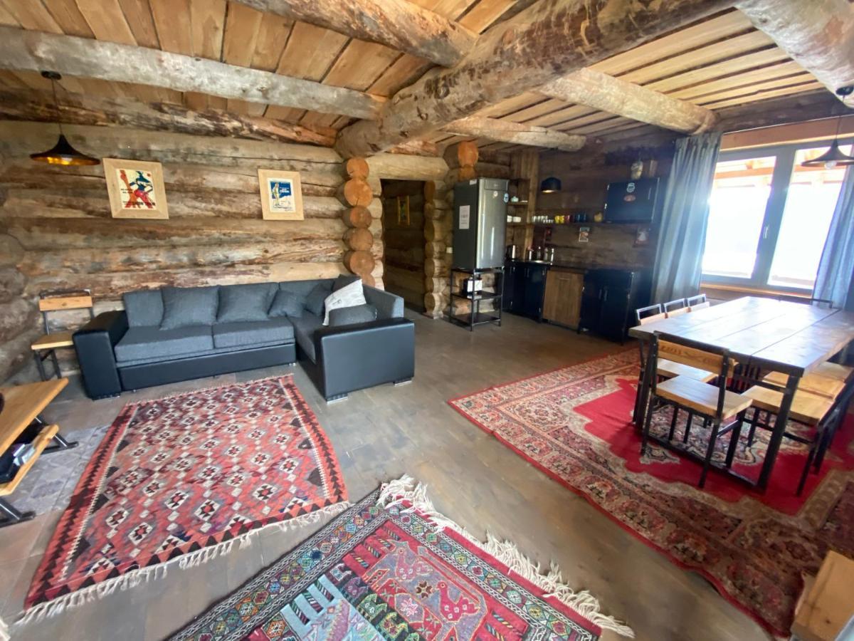Mountain Cricket Chalets And Apartments Gudauri Dış mekan fotoğraf