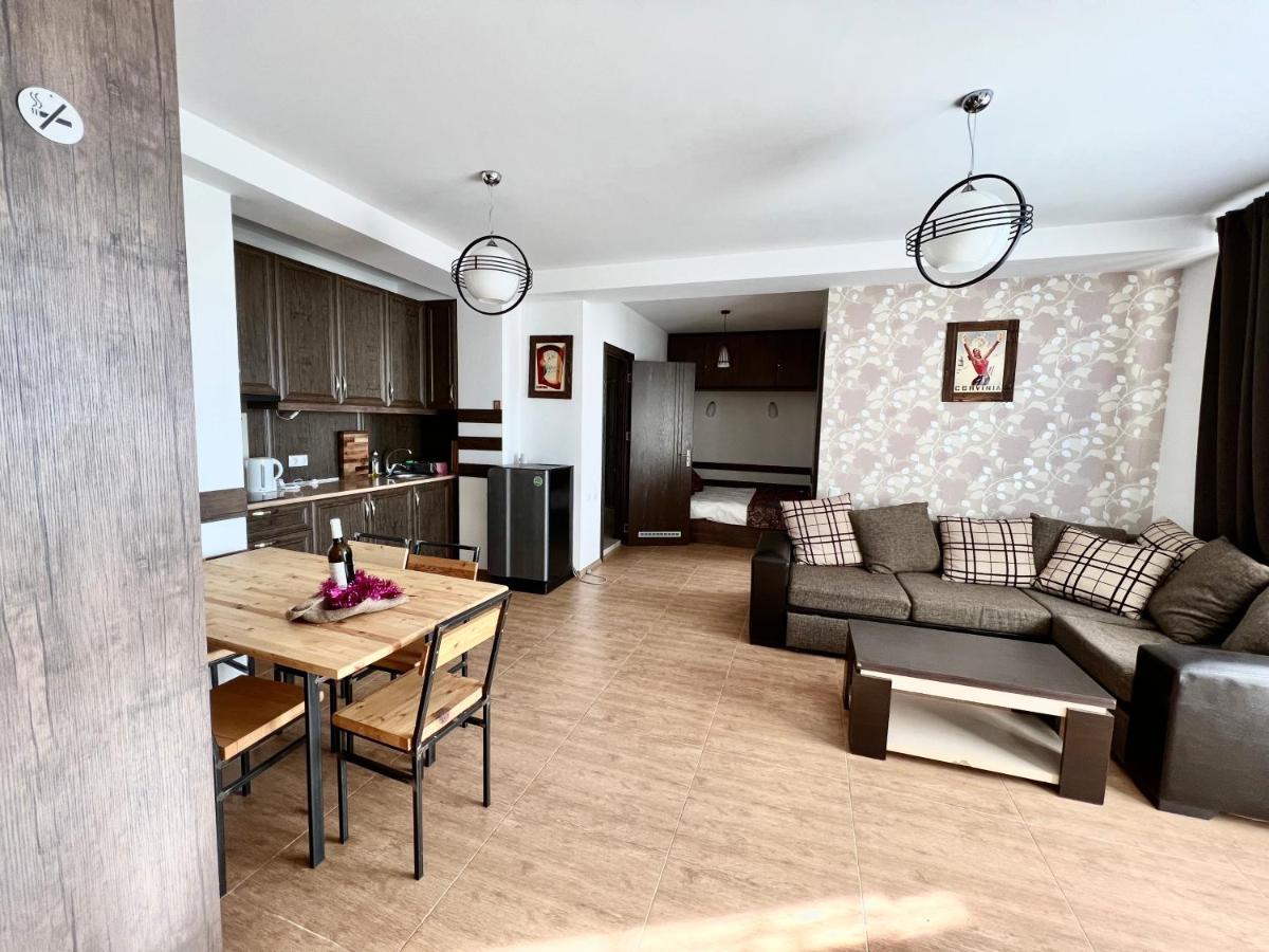 Mountain Cricket Chalets And Apartments Gudauri Dış mekan fotoğraf