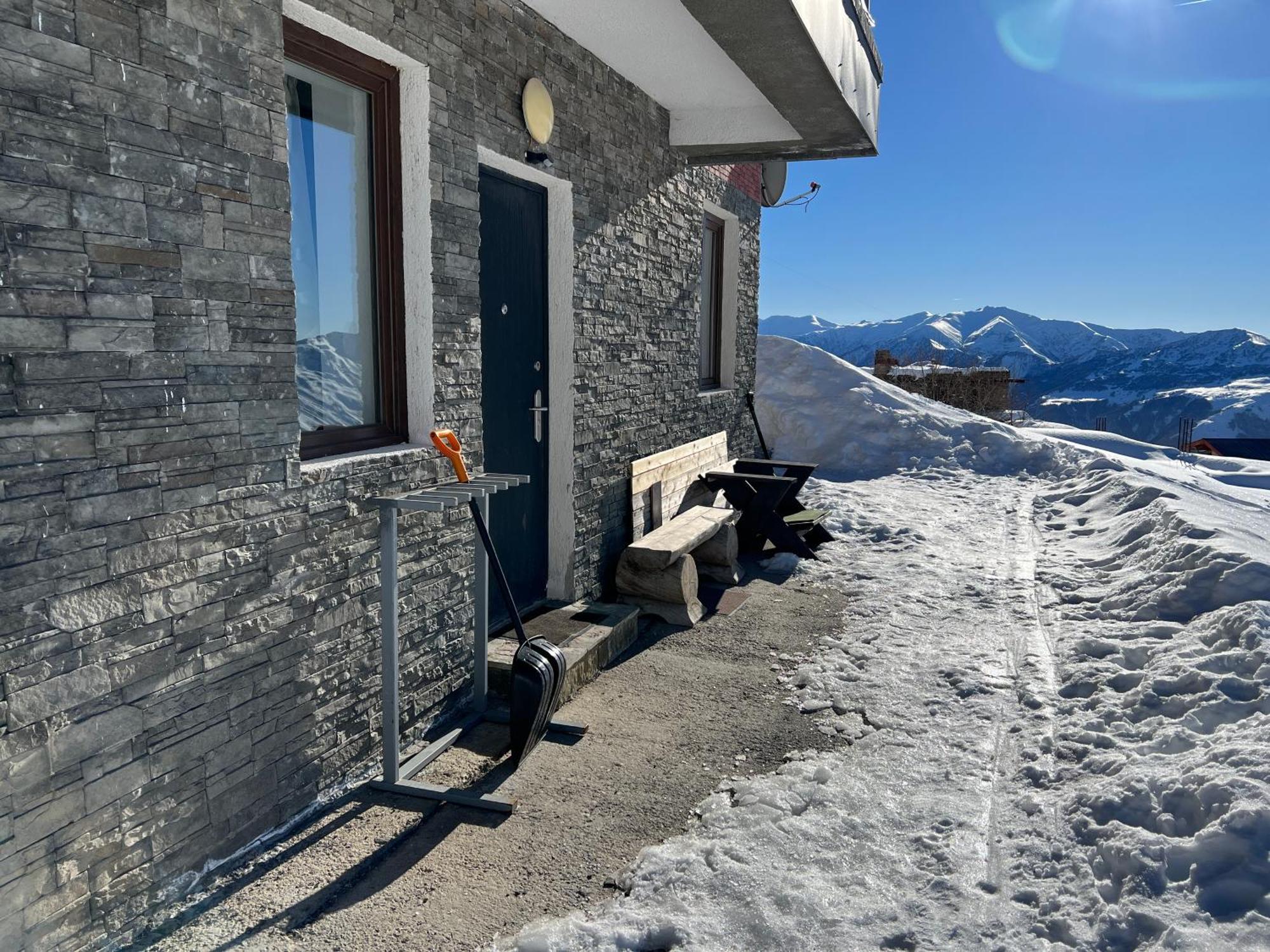 Mountain Cricket Chalets And Apartments Gudauri Dış mekan fotoğraf