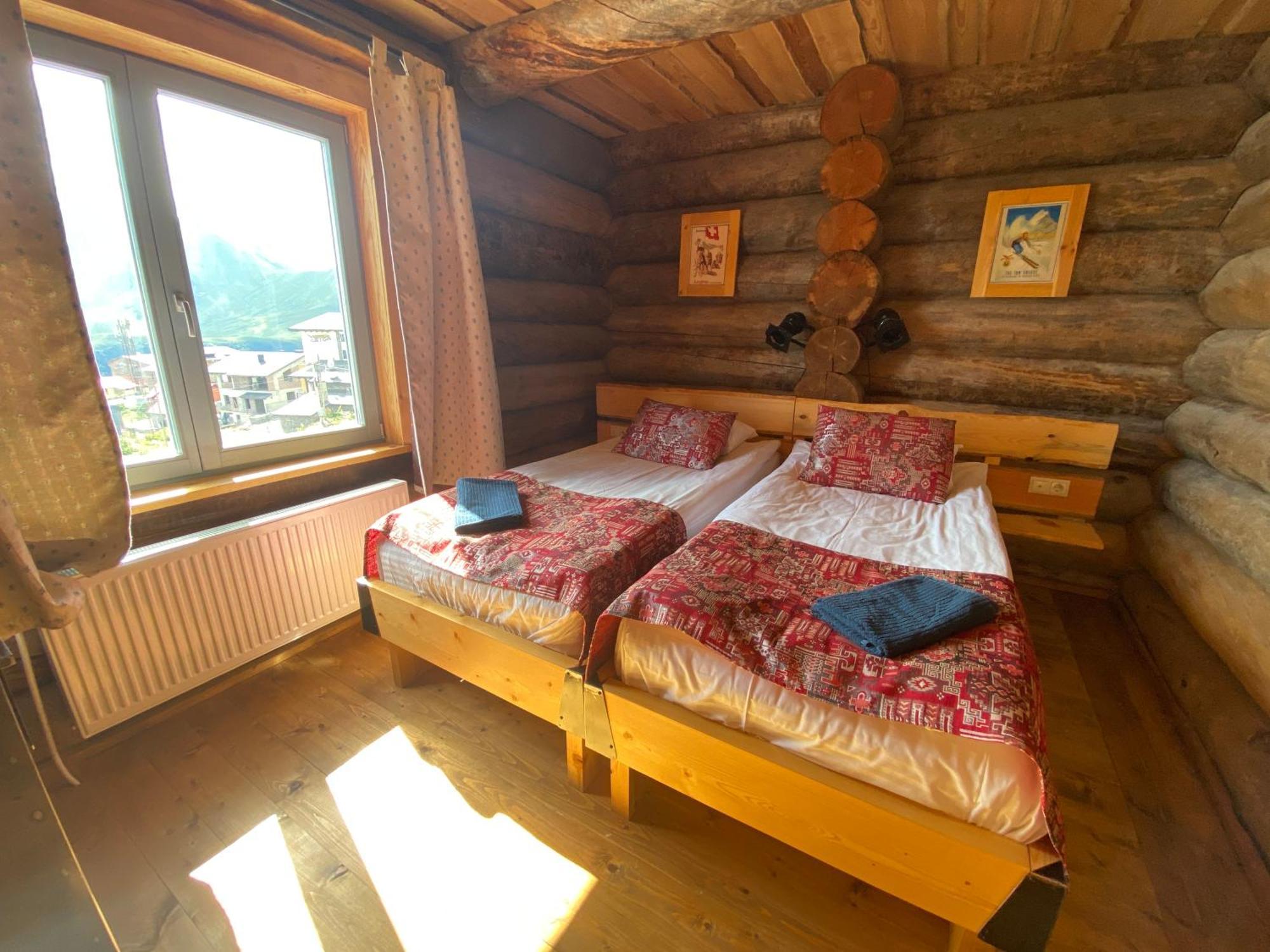 Mountain Cricket Chalets And Apartments Gudauri Dış mekan fotoğraf