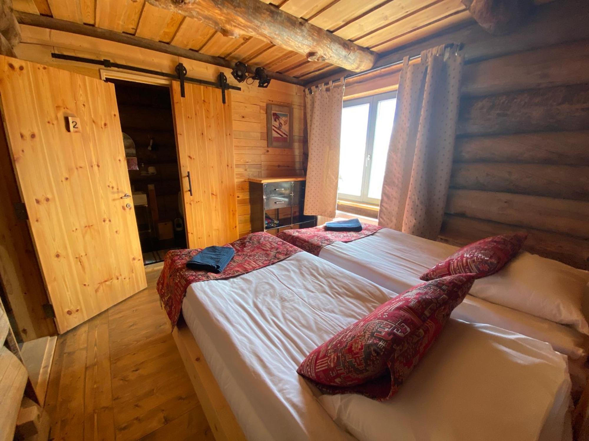 Mountain Cricket Chalets And Apartments Gudauri Oda fotoğraf
